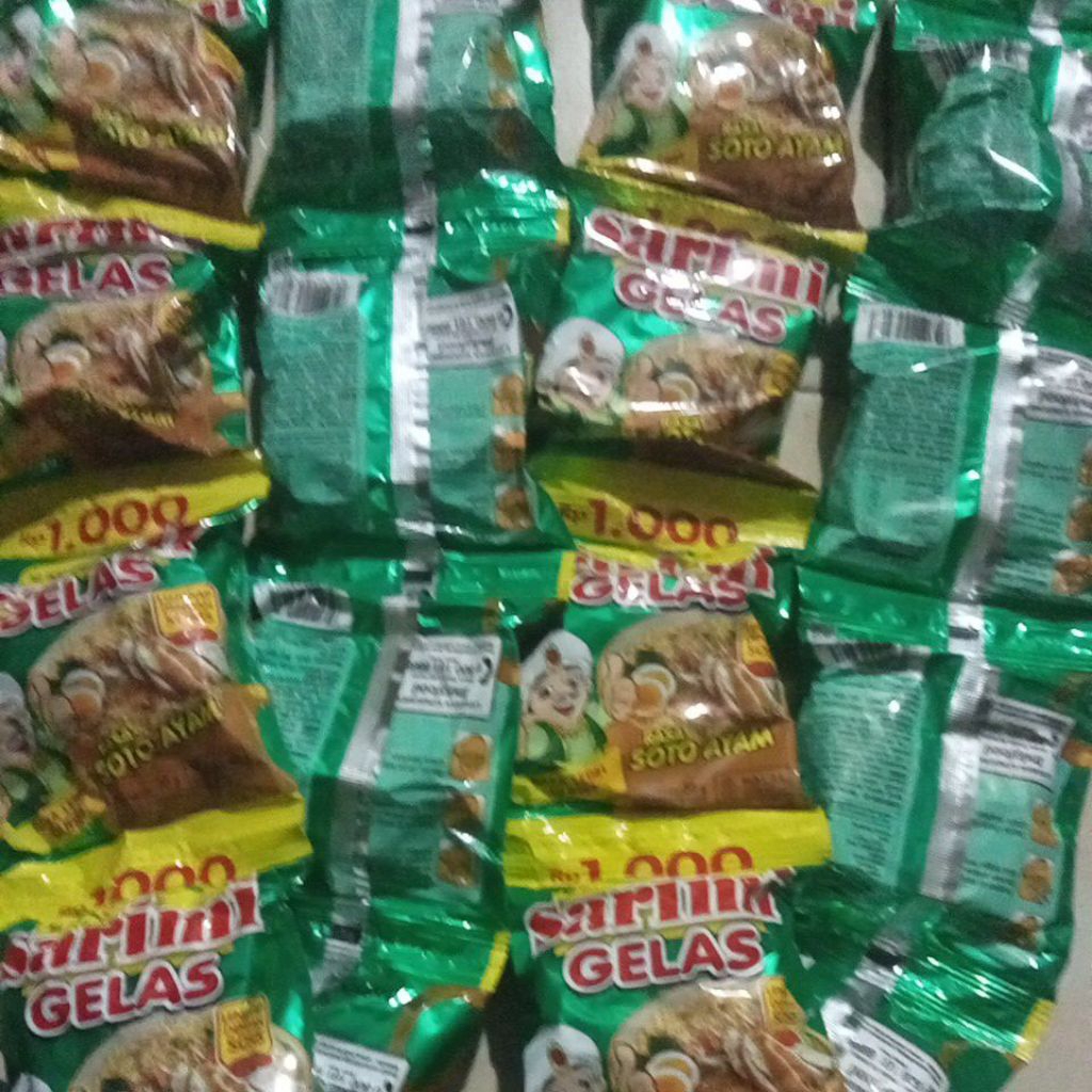 

Sarimi gelas renceng rasa soto ayam