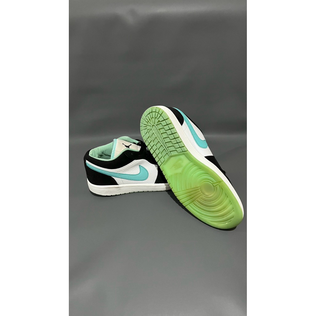 A1R JORDAN LOW ISLAND GREEN