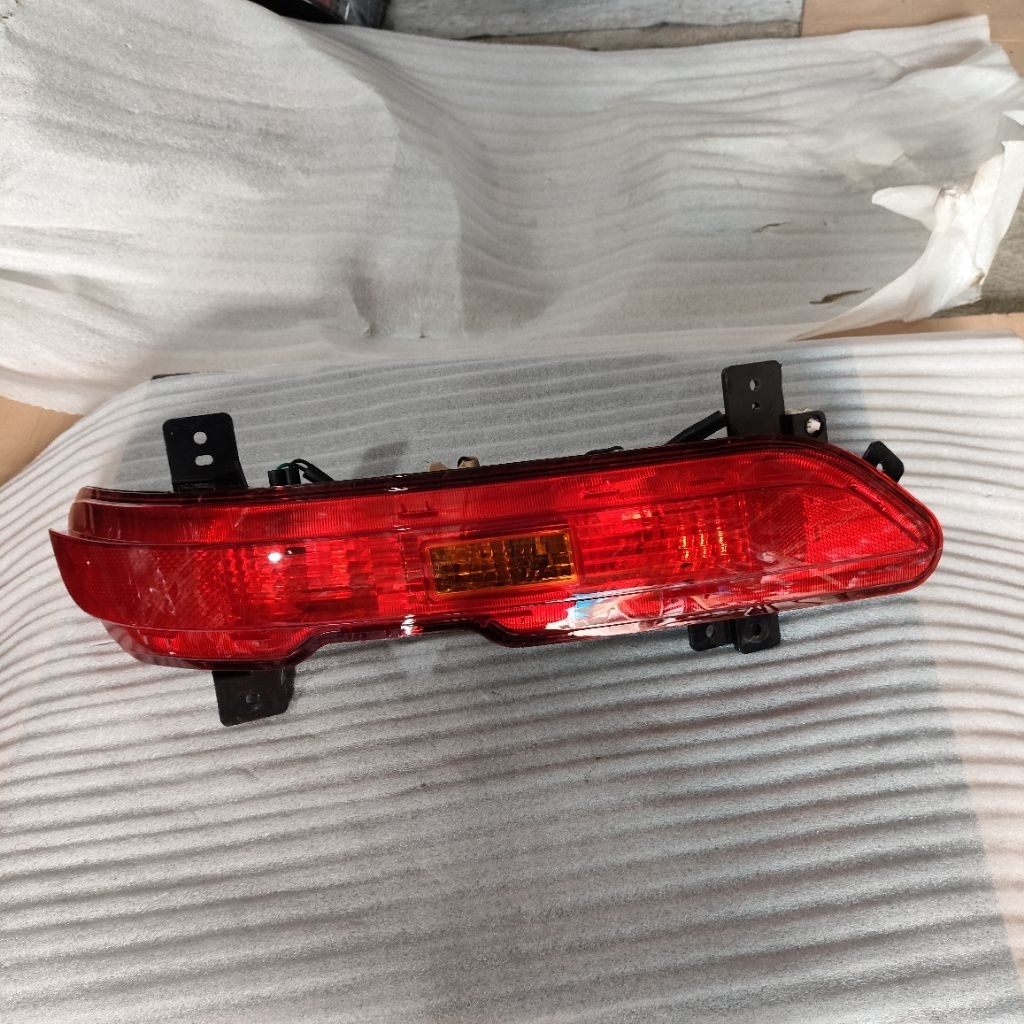 Reflektor Bumper Belakang Wuling Cortez 2015-2018 original