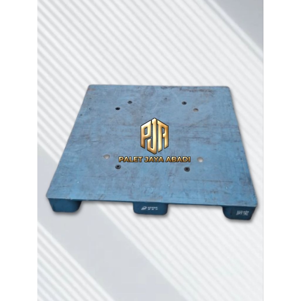 

Pallet plastik (flat) bekas berkualitas ukuran 110x110x15cm