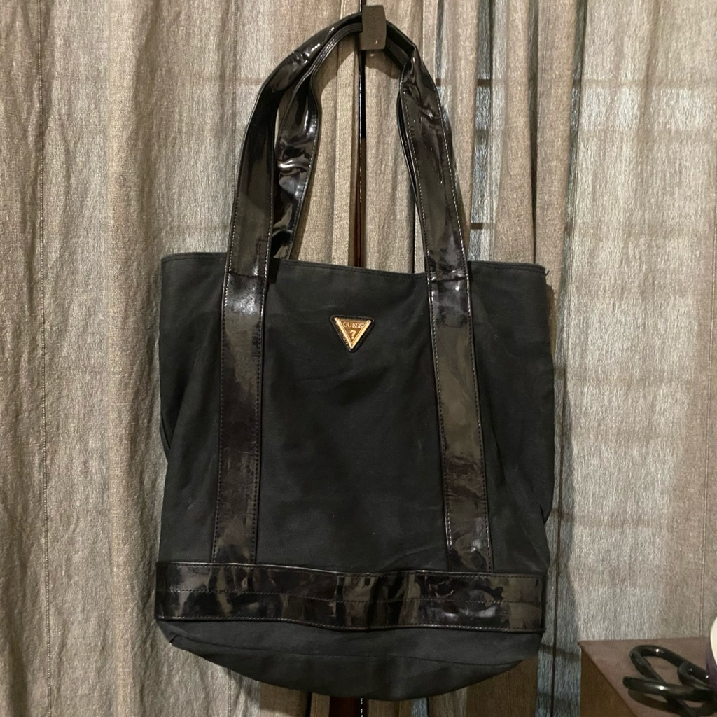 Tas GUESS Kanvas Halus Hitam