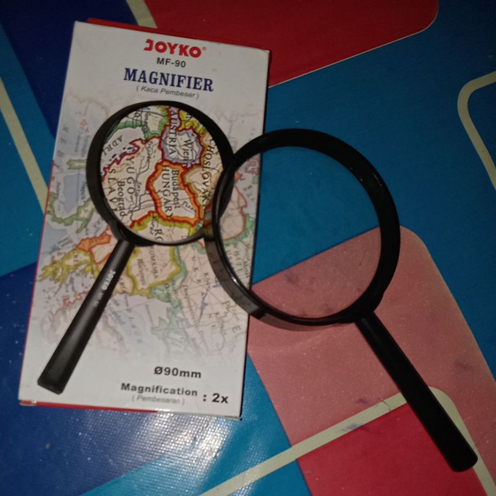 

Lup Kaca Pembesar Praktek Anak Sekolah uk 90mm