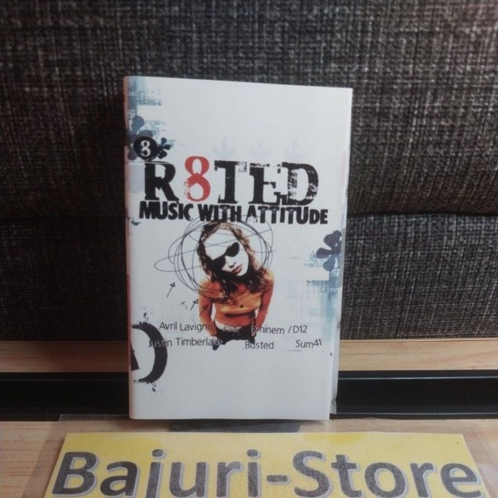 Kaset Pita Barat "Avril Lavigne" "Pink" "Eminem" "Busted" "Blink 182" "Sugababes" "SUM 41" "Kosheen"