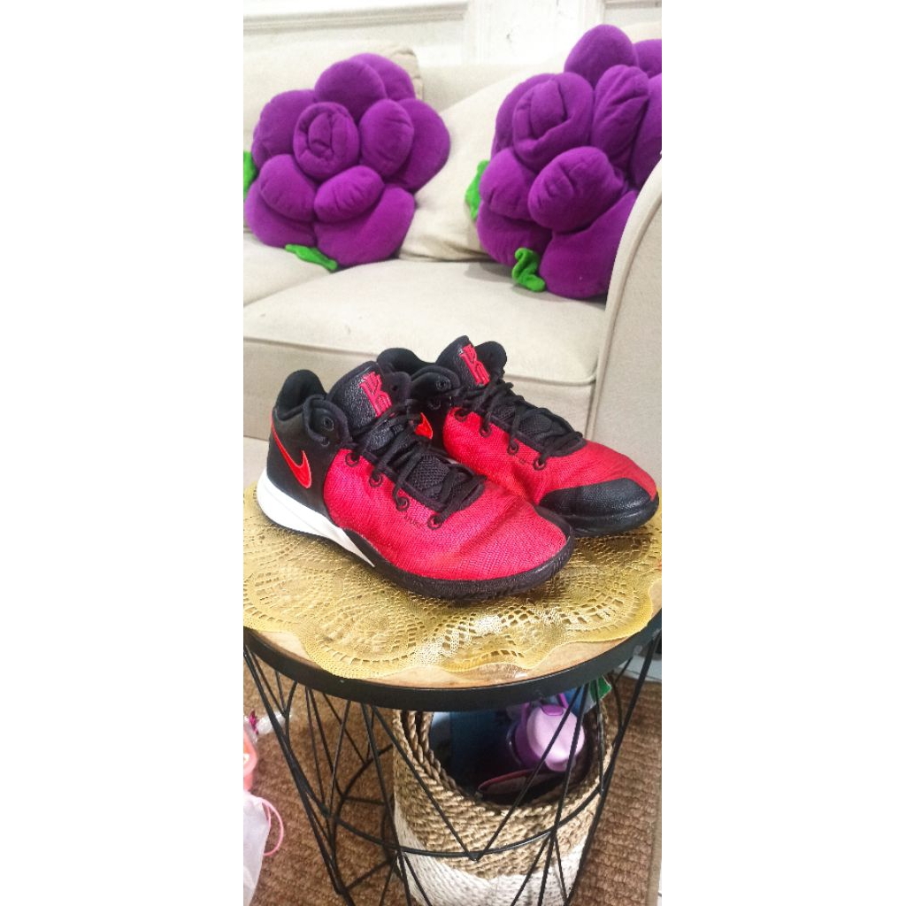 Sepatu BASKET KYRIE FLYTRAP 3 size 42