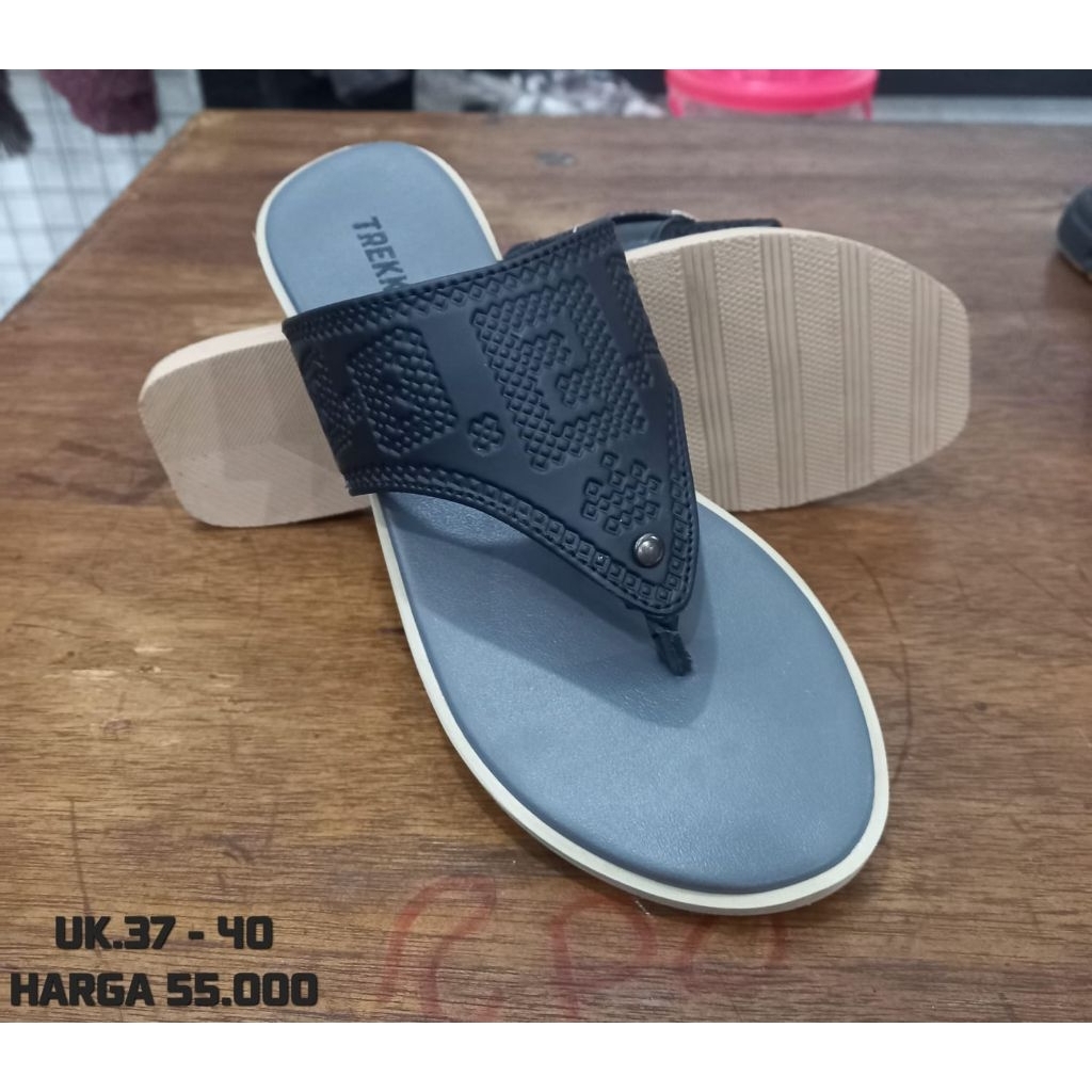 SANDAL CEWEK SLOP JAPIT TREEKERS SANDAL CEWEK KEKINIAN TREKKERS