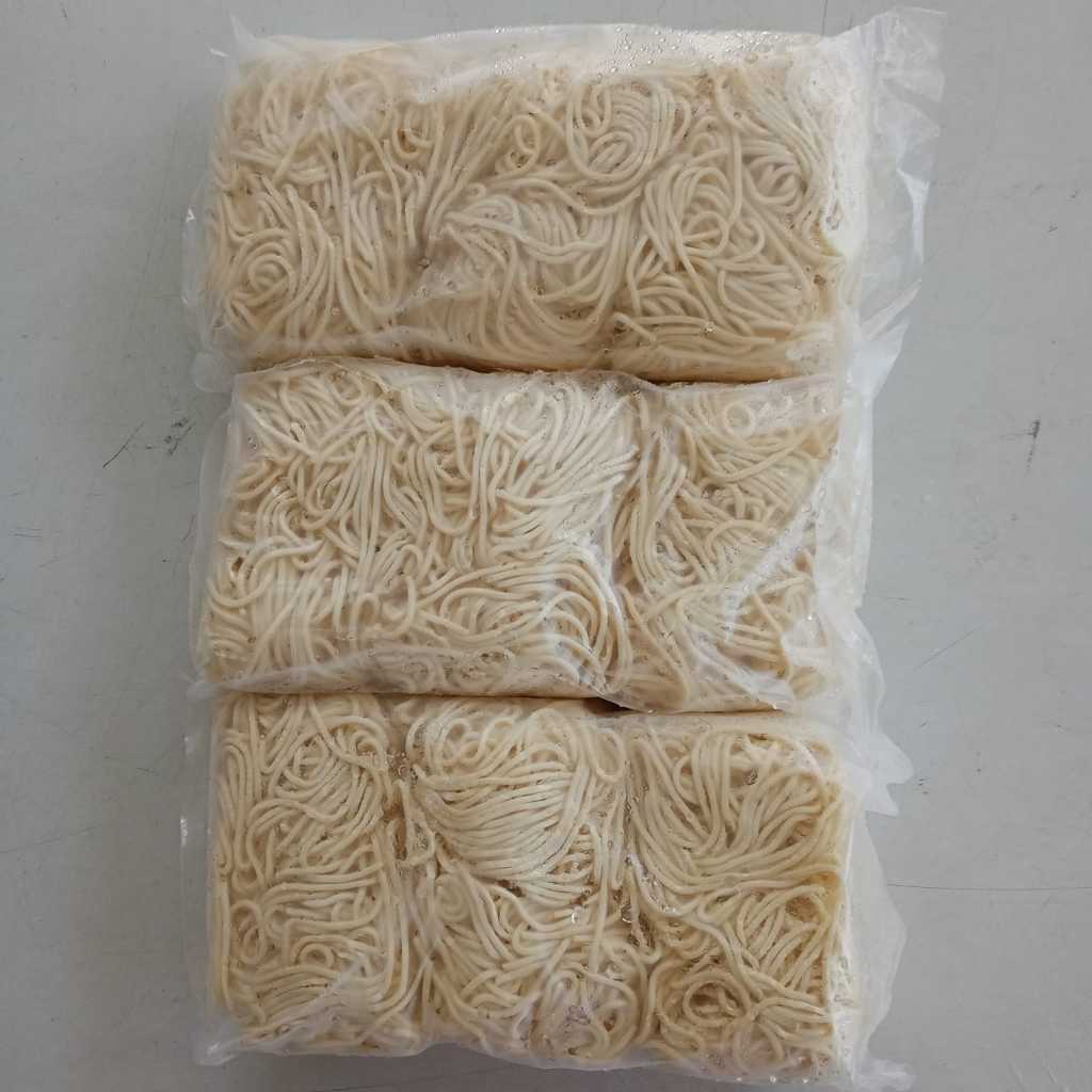 

Mie / Bakmi Basah Frozen 500 gram