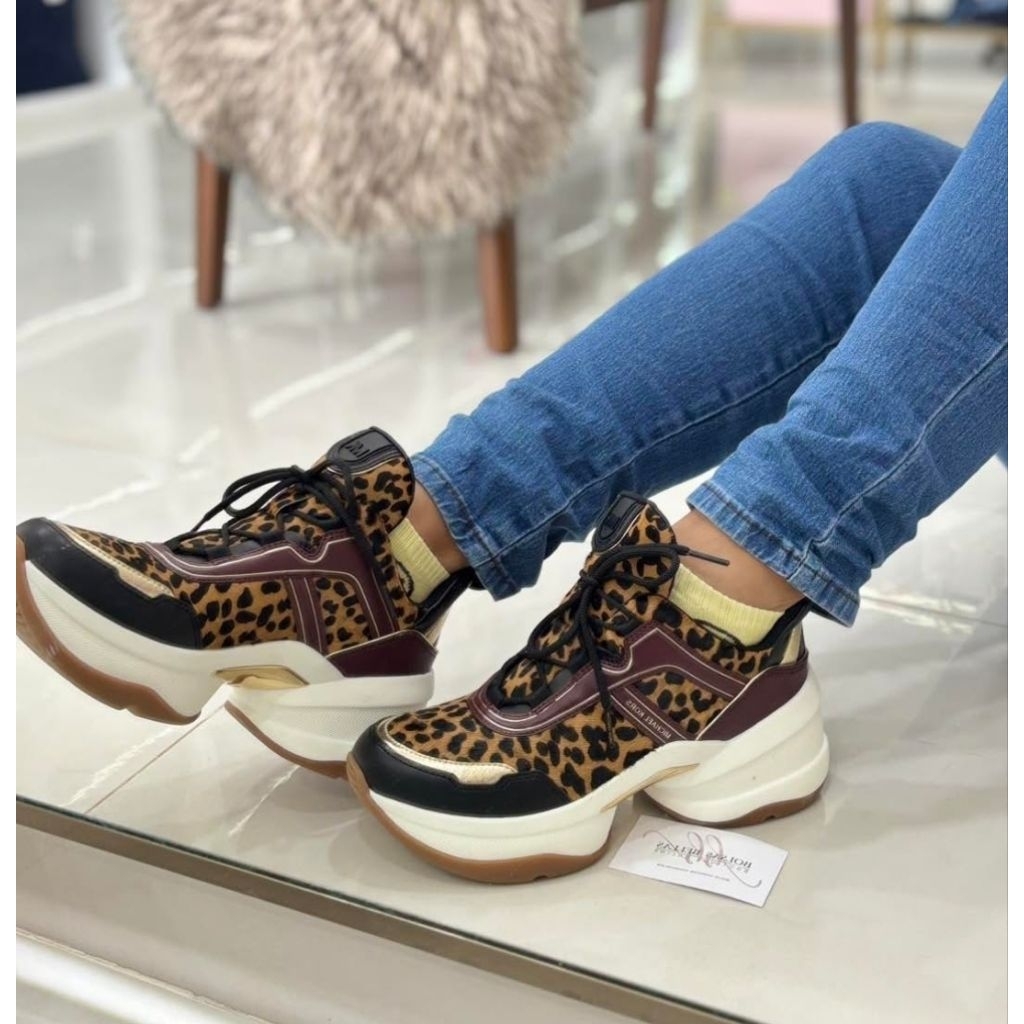 Sepatu Wanita Mk Olympia Trainer