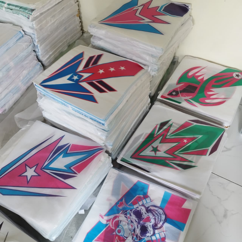 Kertas Layangan Sablon 18Gram Gradasi 4 Motif 100PCS