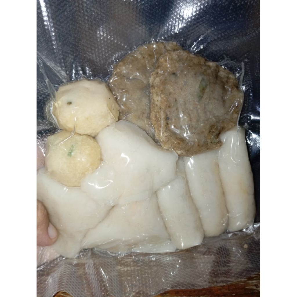 

Pempek Frozen Isi 10 Pcs Campur untuk daerah bandung
