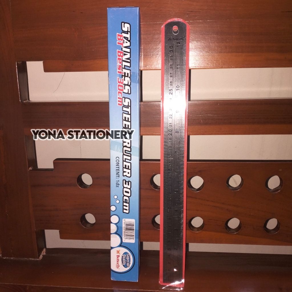 

Penggaris Besi/Penggaris Stainless Steel Butterfly Besi BT 30 cm | 1 Pak: 12 Pcs | Superior Quality