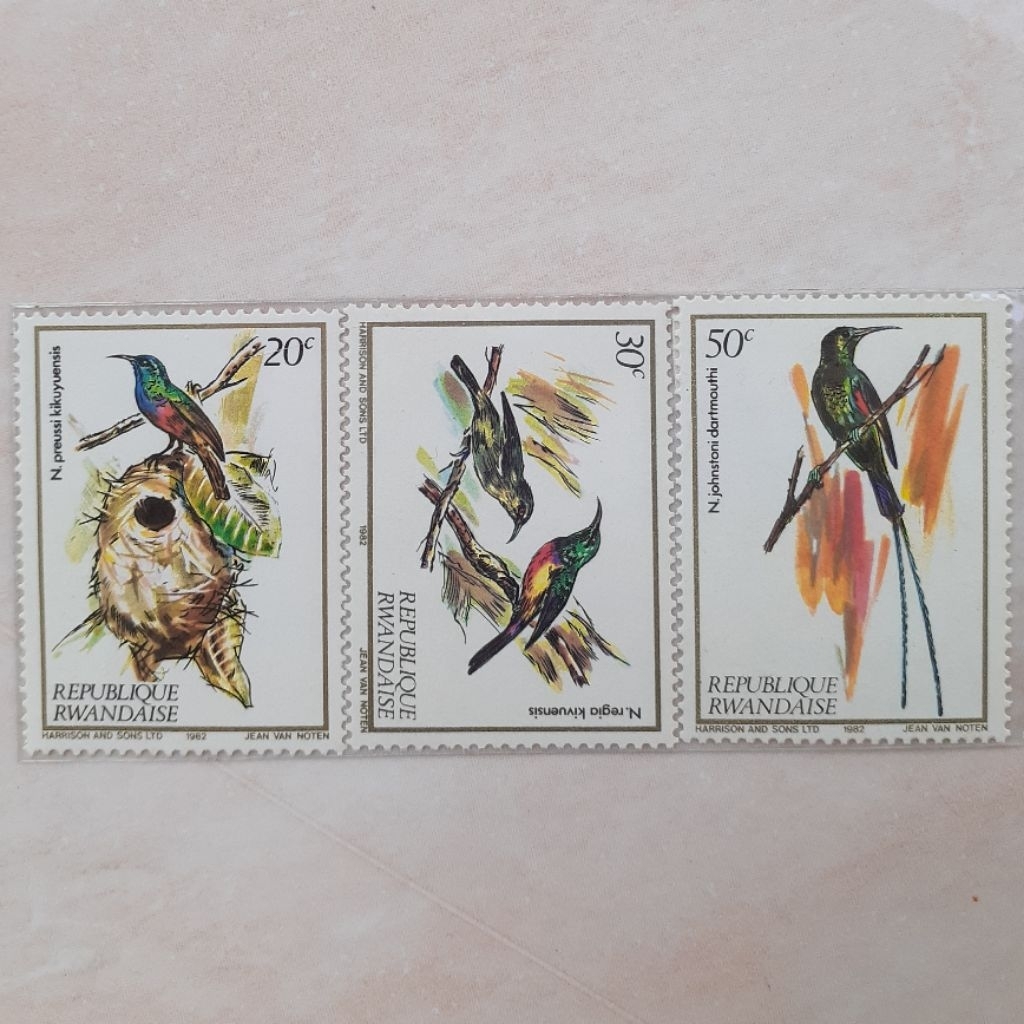 

Perangko Rwanda Nectar Drinking Birds Tahun 1983 set 3pcs