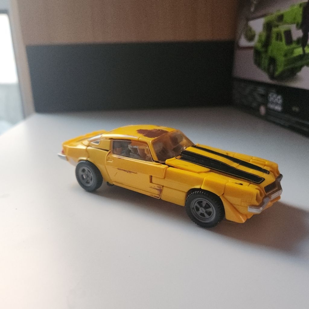 Transformers Studio Series 27 Clunker Bumblebee