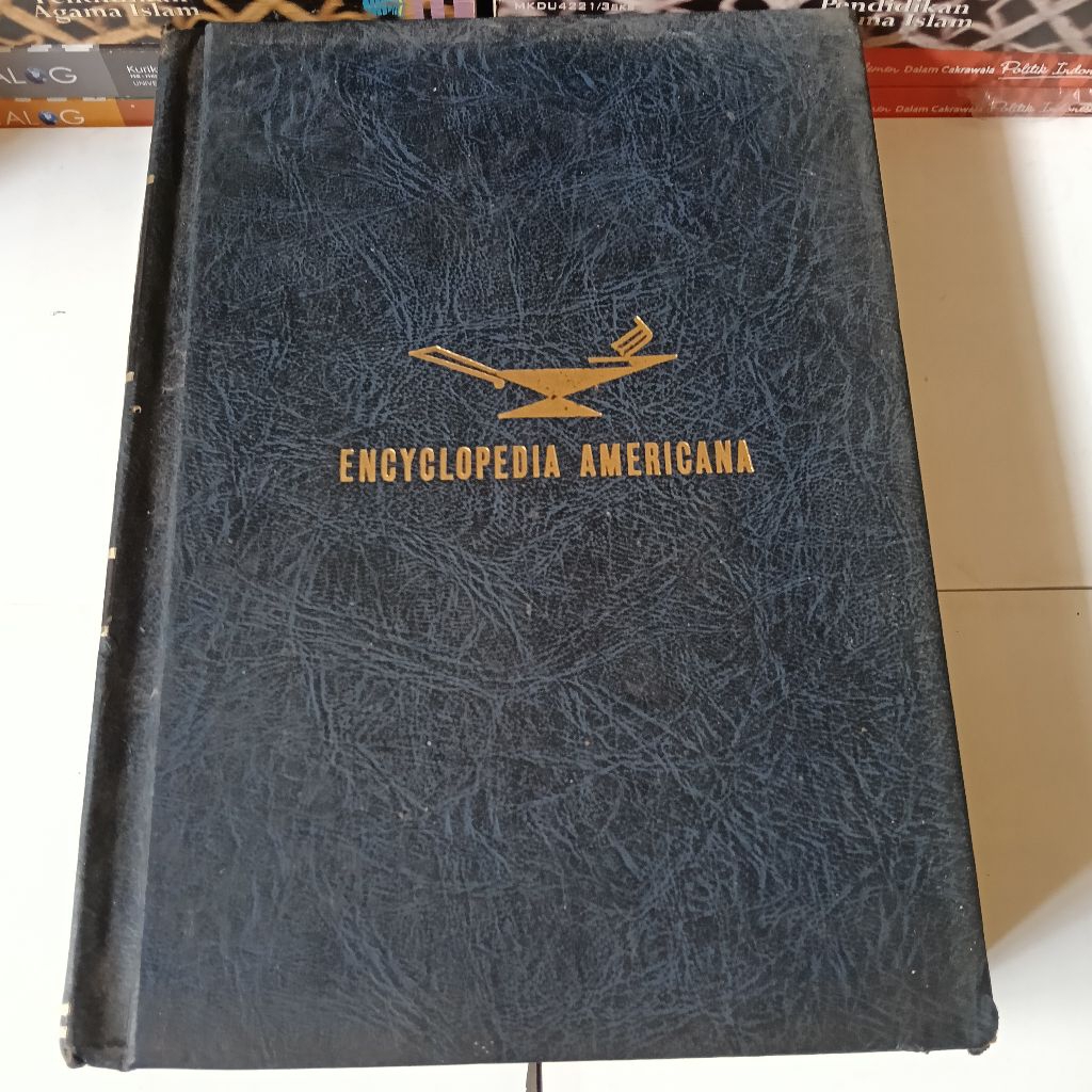 ENCYCLOPEDIA AMERICANA VOLUME 30