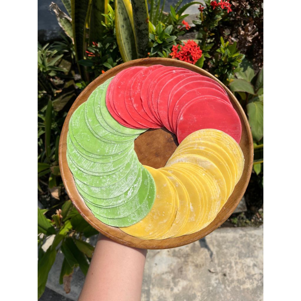 

Kulit Dimsum Warna MIX 3 Warna ukuran 8cm (Warna Merah, Kuning, Hijau)