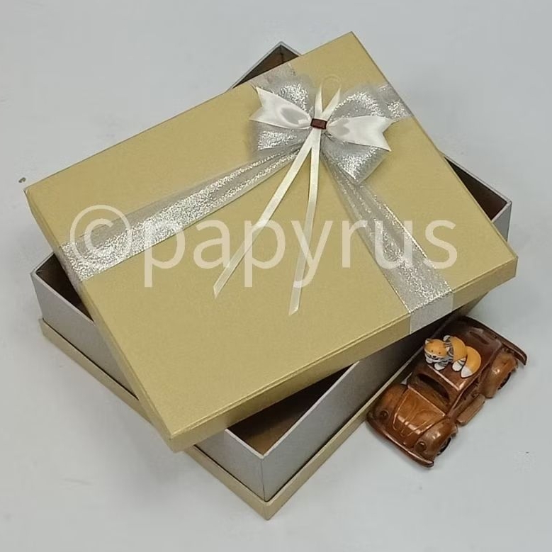 

PAPYRUS Sandwich 25x30 Tinggi 8cm Kotak Kado Gift Box Hardbox Hampers Hadiah V2