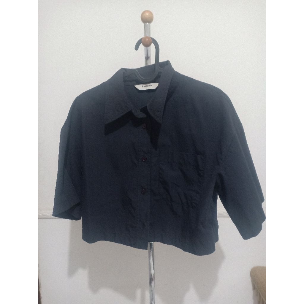 Preloved kemeja crop top 8seconds