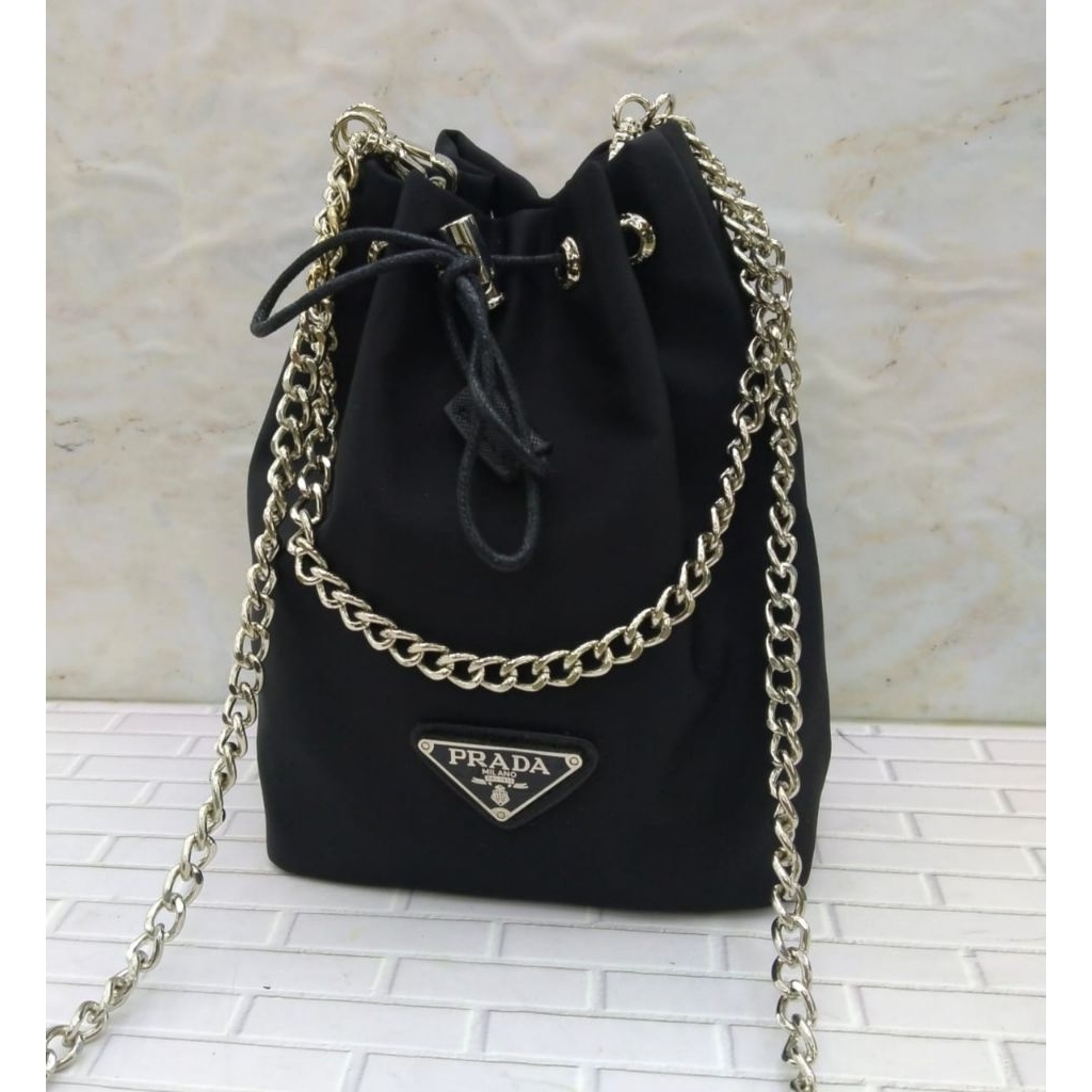 TAS WANITA SELEMPANG SERUT PARASUT