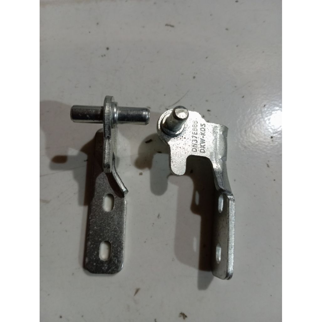 ENGSEL PINTU  KULKAS POLYTRO TENGAH ORIGINAL