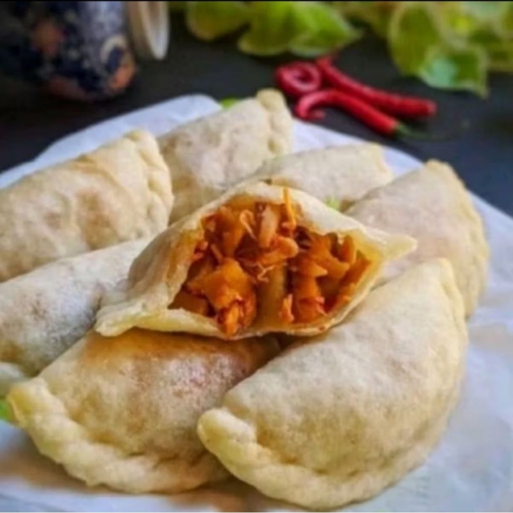 

CIRENG MENTAH ISI AYAM SUWIR 10pcs