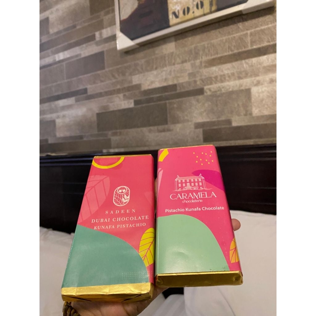 

Coklat Dubai Pistachio / Kunafa asli / Caramela