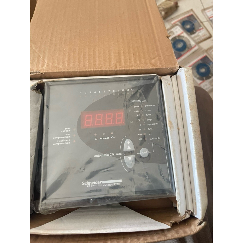 REGULATOR CAPACITOR VARLOGIC RT 12SCHNEIDER