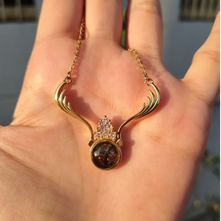 Pallasite Wings Batu Meteorit Natural High Vibration