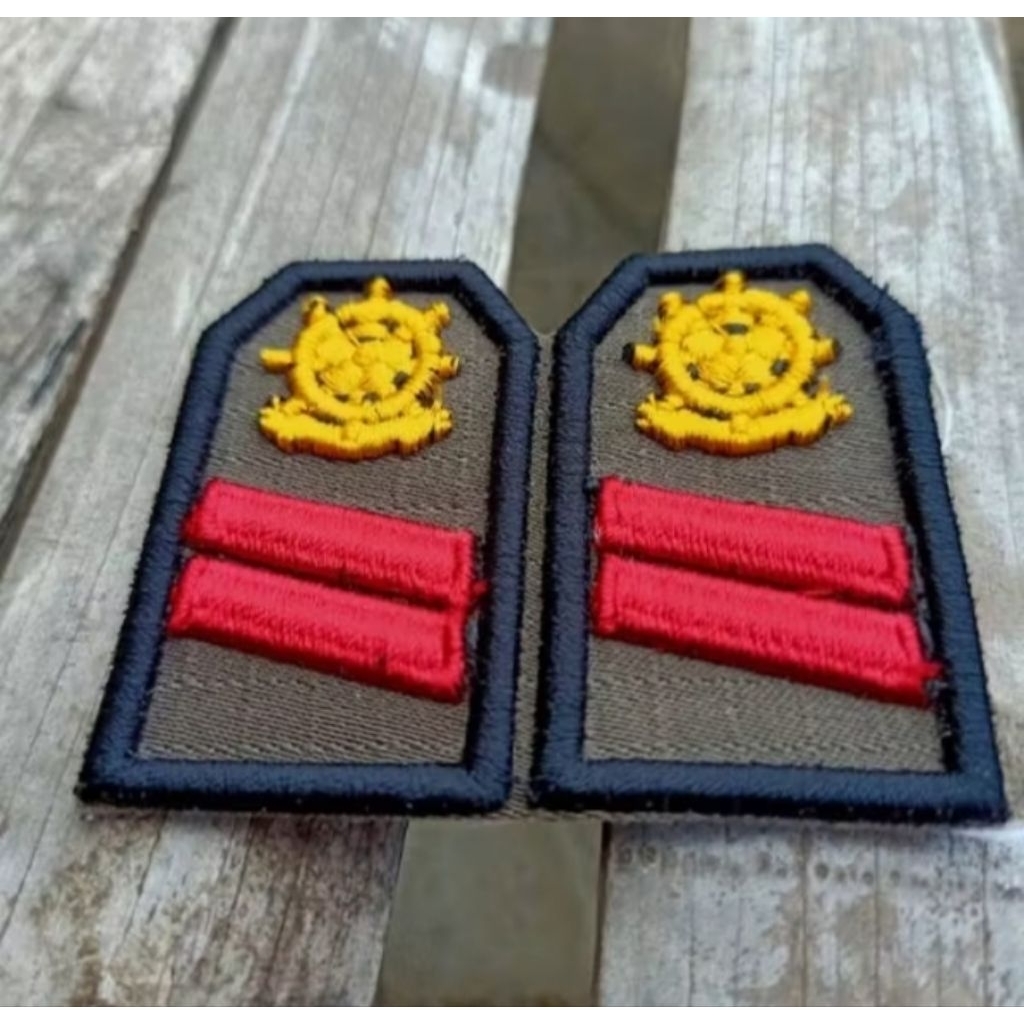 PANGKAT POL PP STRIP MERAH BORDIR TIMBUL