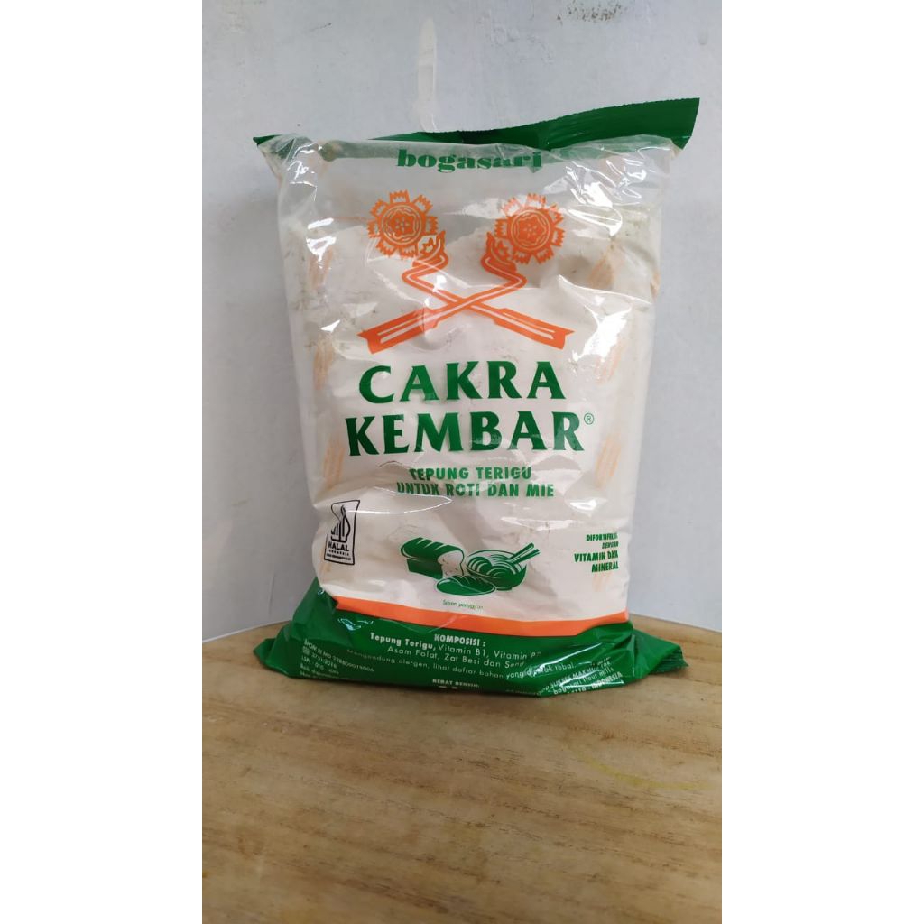 

tepung terigu cakra 1kg