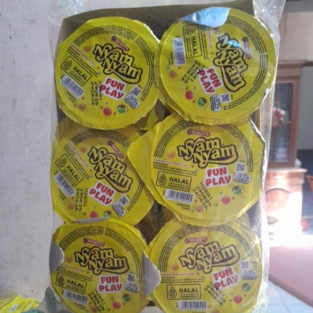 

NYAM NYAM FUN PLAY ISI 12 PCS