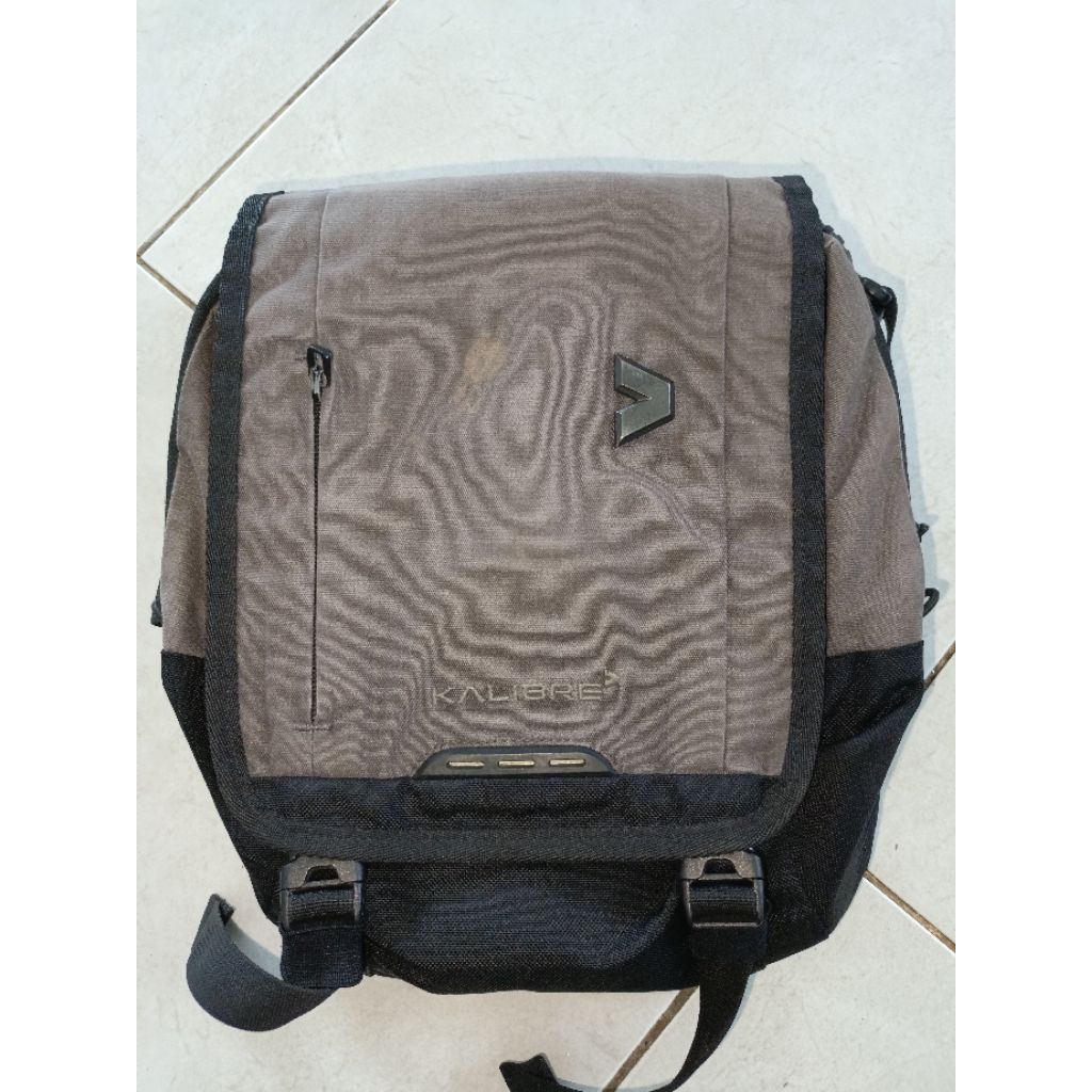 SLINGBAG KALIBRE PRELOVED ORIGINAL