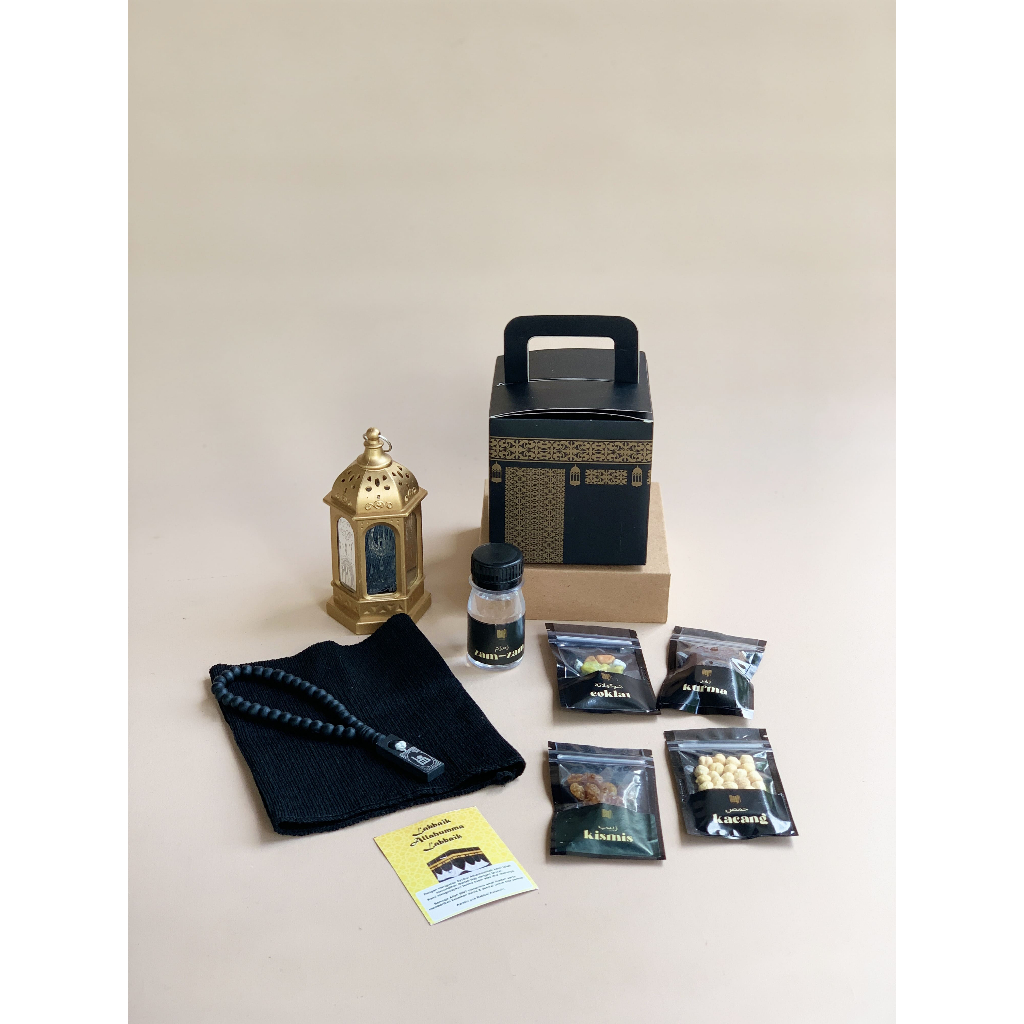 

Hampers Haji Umroh Unik & Elegan – Paket Souvenir Box Ka’bah, Ciput Rajut, Tasbih, Kurma, Zam-Zam, Snack Arab, Tile, Kartu Ucapan