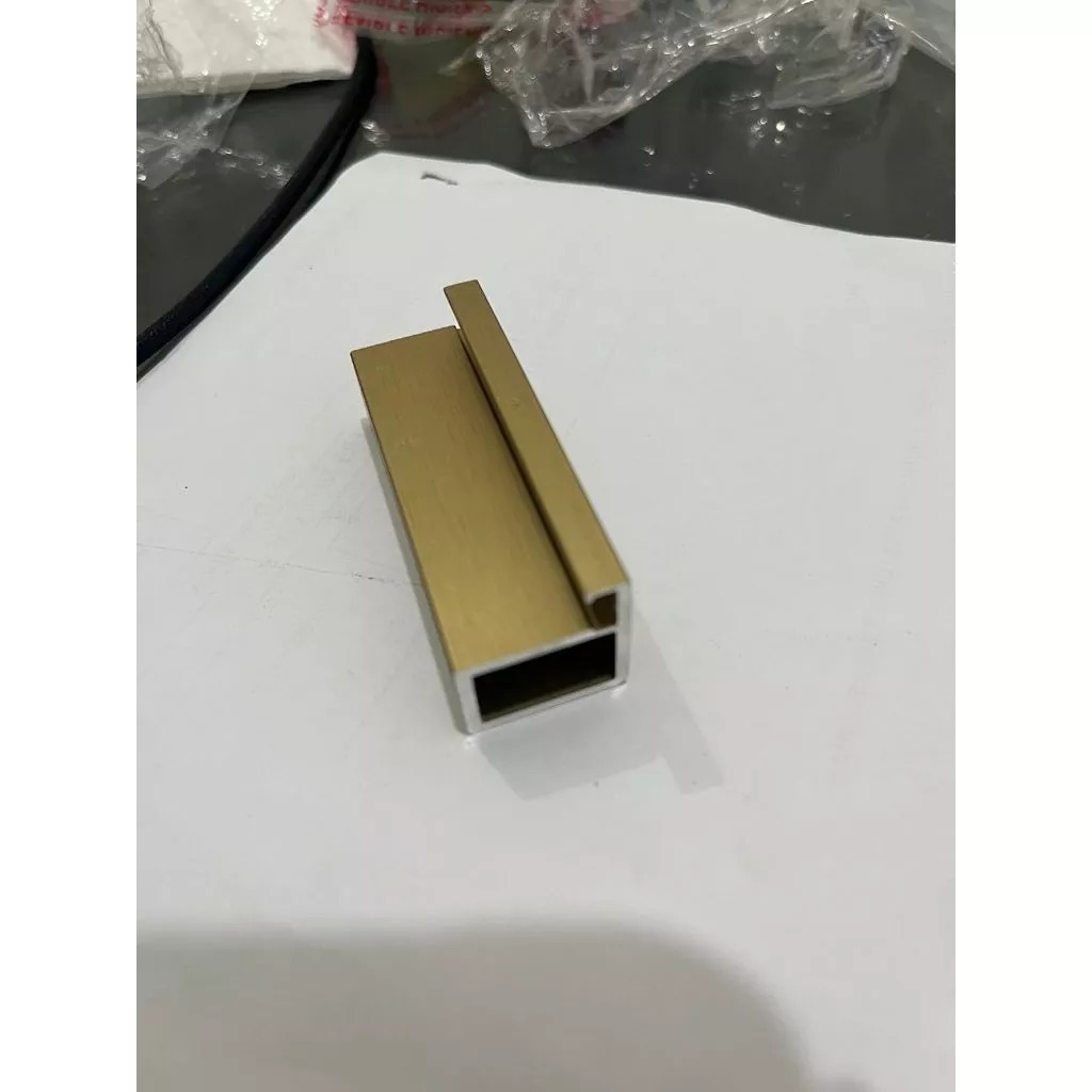 POZZOLI FRAME SLIM THIN - GOLD - HARGA PER 2,9METER