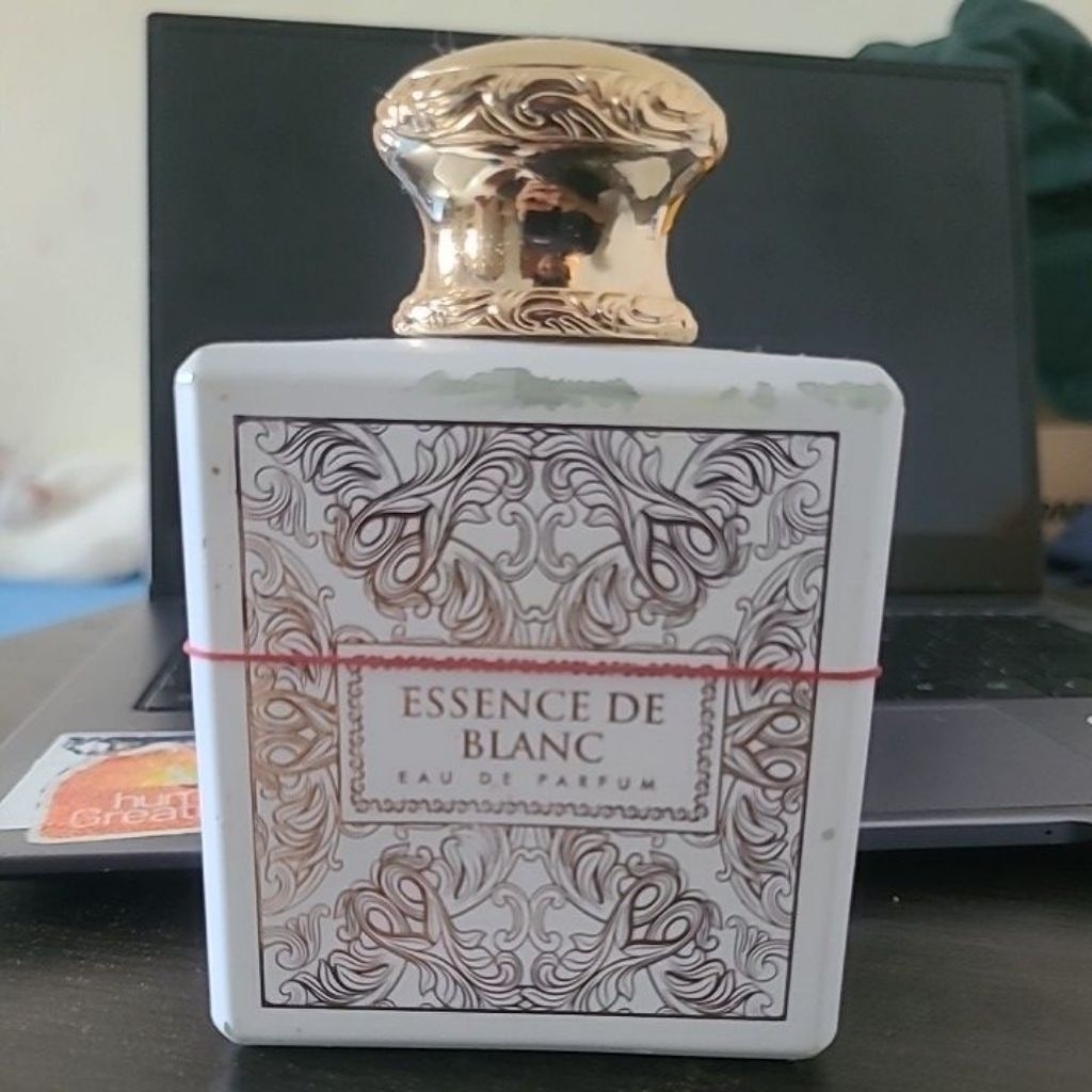 Preloved French Avenue Essence De Blanc Nett