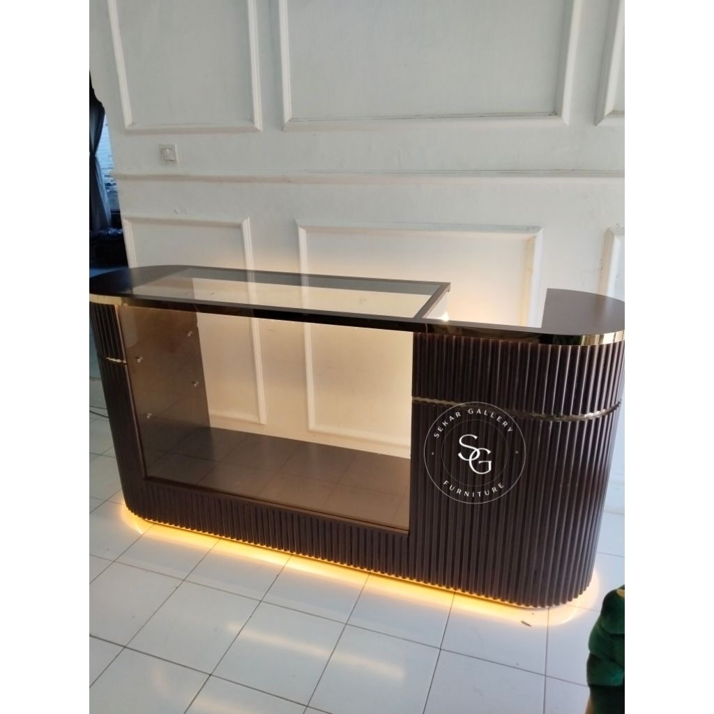 Meja kasir custom - Meja kasir dengan rak display prodak - meja kasir