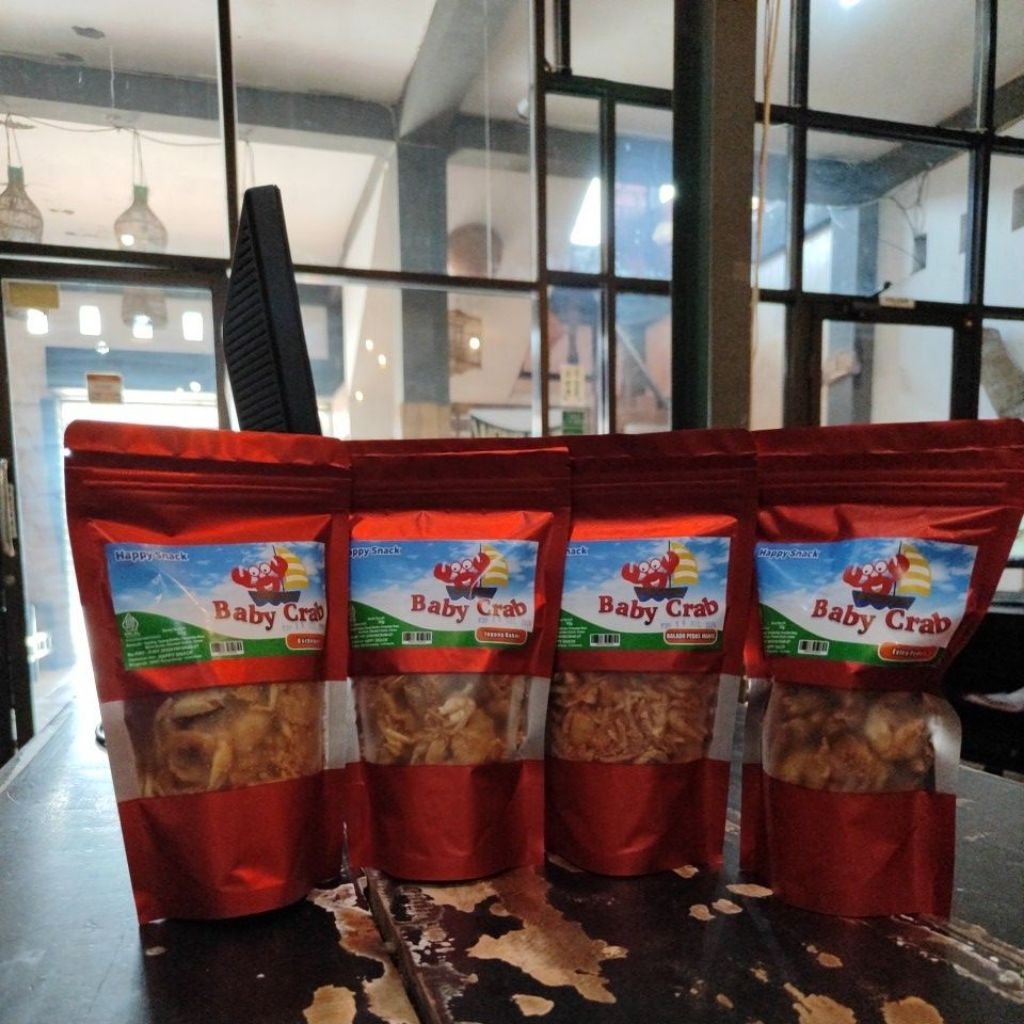 

happy snack baby crab