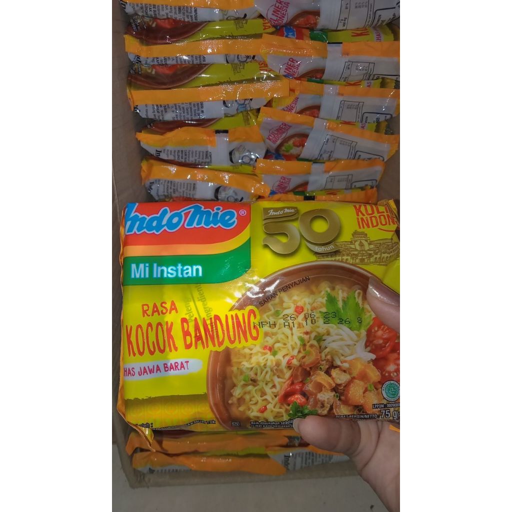 

ISI 20 PCS INDOMIE RASA MIE KOCOK BANDUNG KHAS BANDUNG SETENGAH DUS