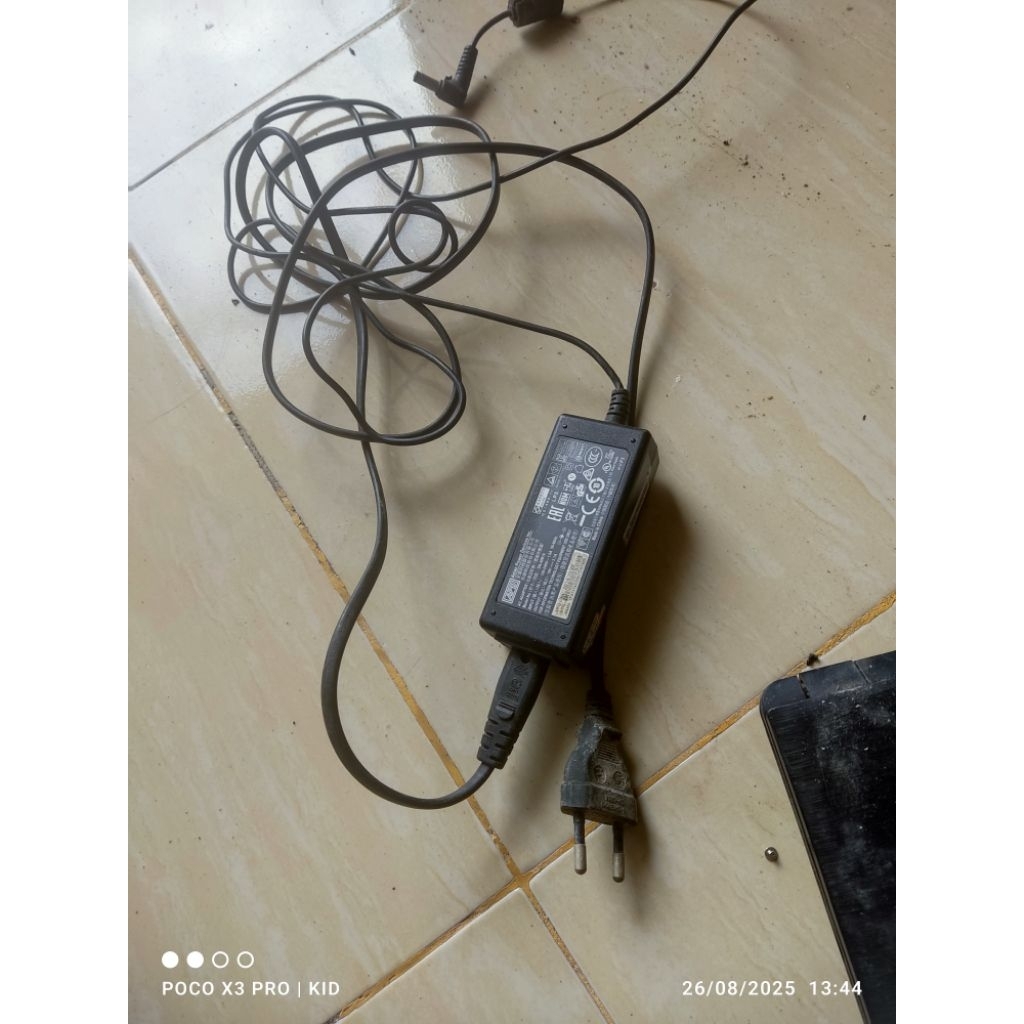 adaptor  laptop acer z1401