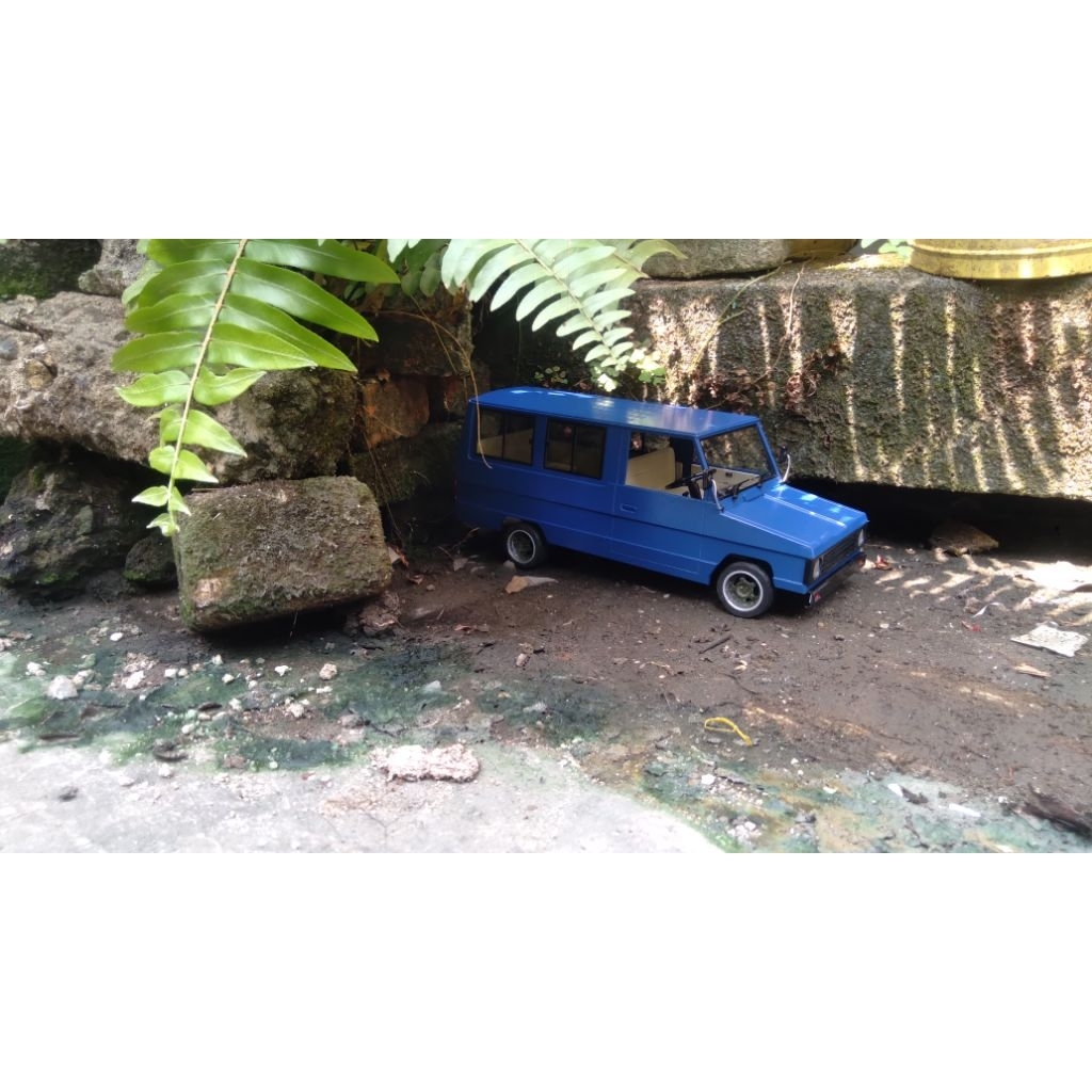 miniatur mobil kijang kotak minibus