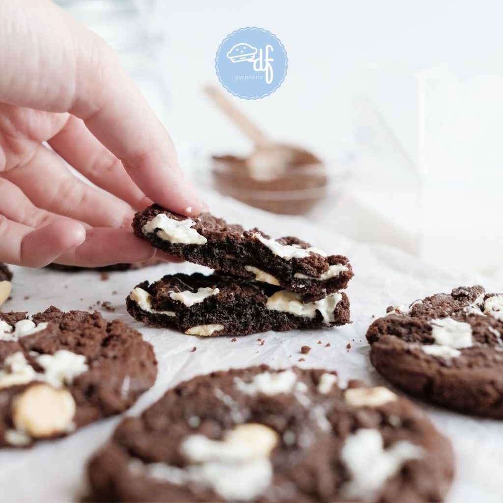 

Dark & white cookies (12 pcs) - Bisa mix 2 rasa
