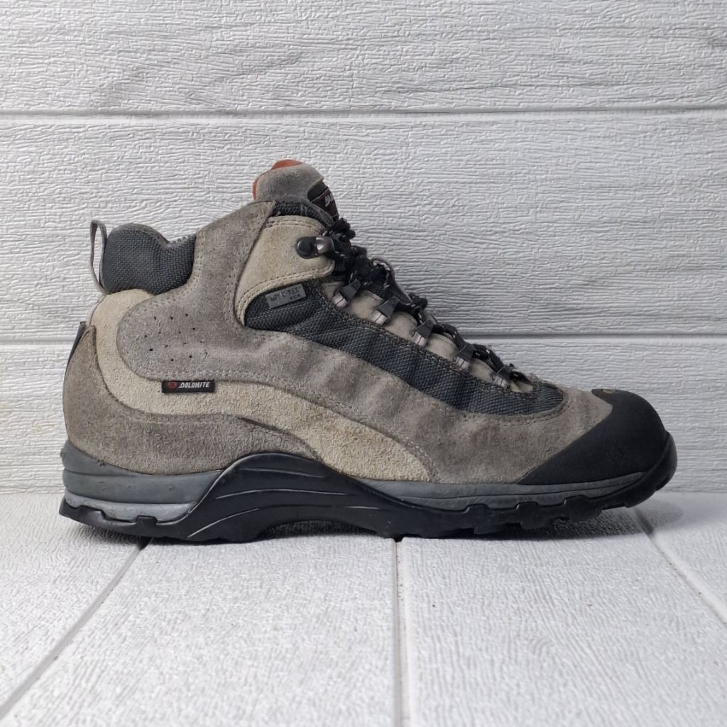 Sepatu Gunung/Outdoor Dolomite Uk 42
