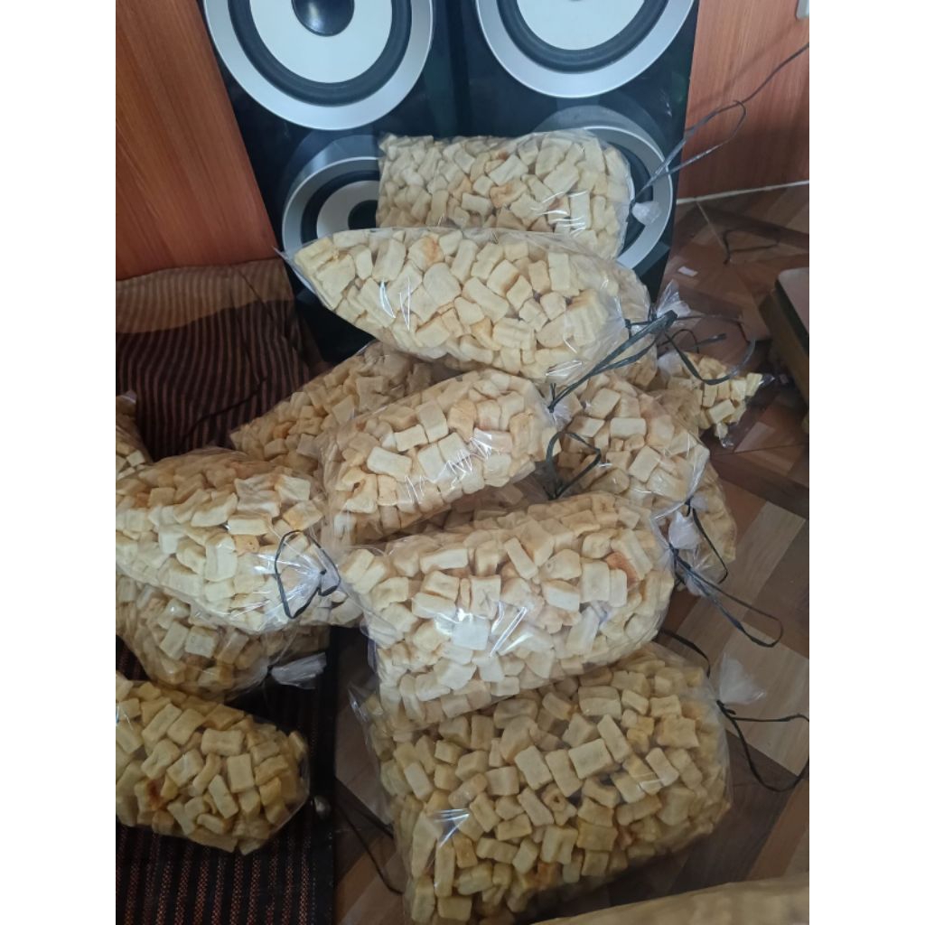 

krupuk rambak tahu kotak krecek krupuk rasa bawang 250