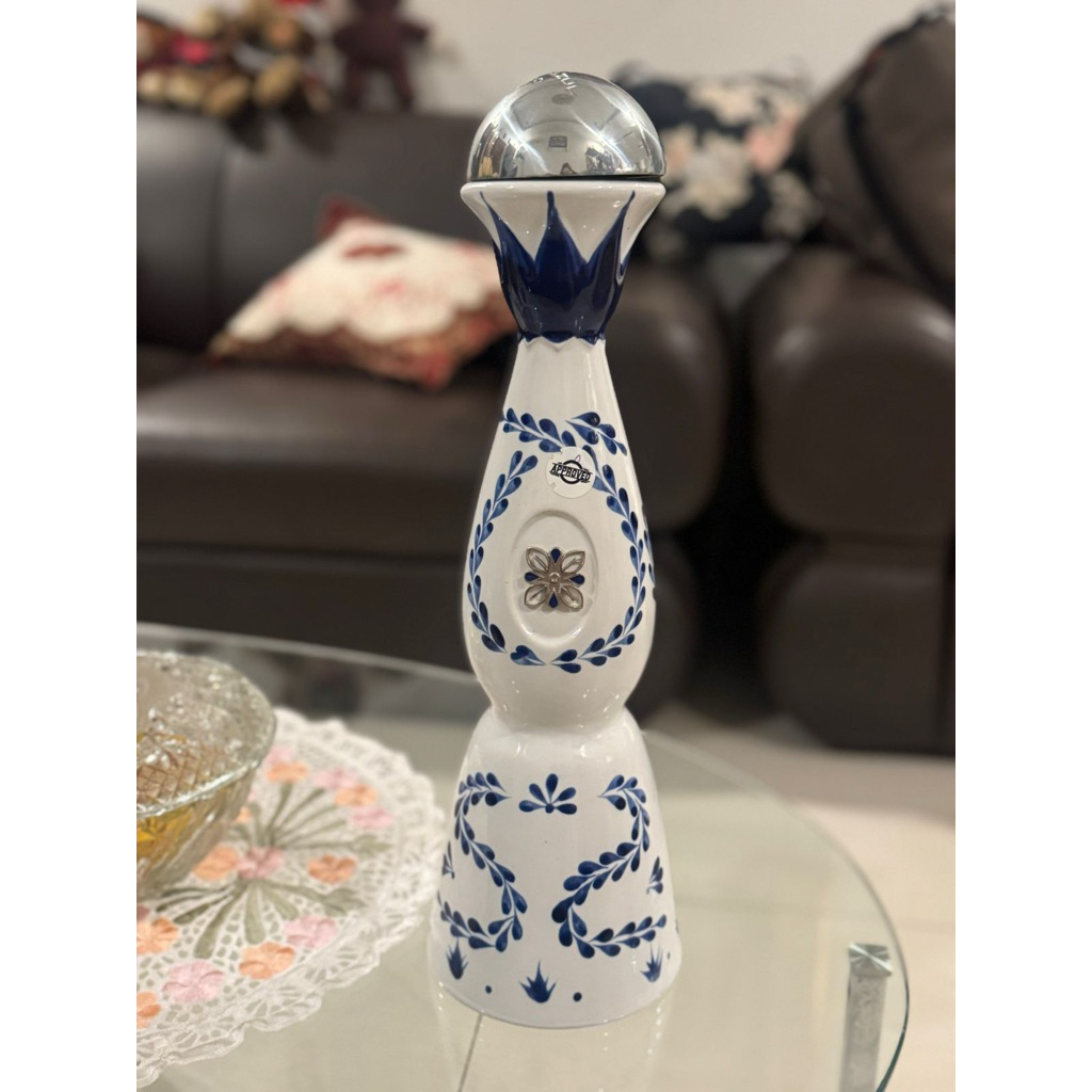 Botol bekas Azul reposado