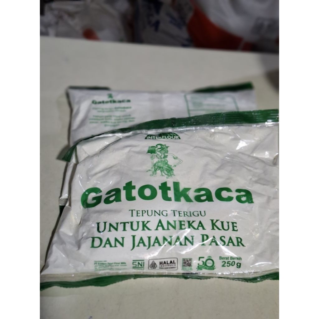 

TEPUNG TERIGU GATOT KACA 250GRAM