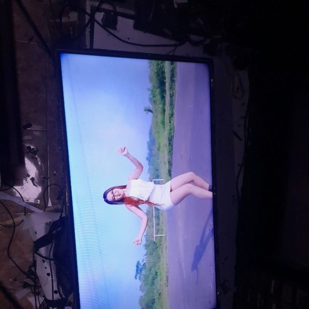 Panel tv led 32 inch polytron singgle cof