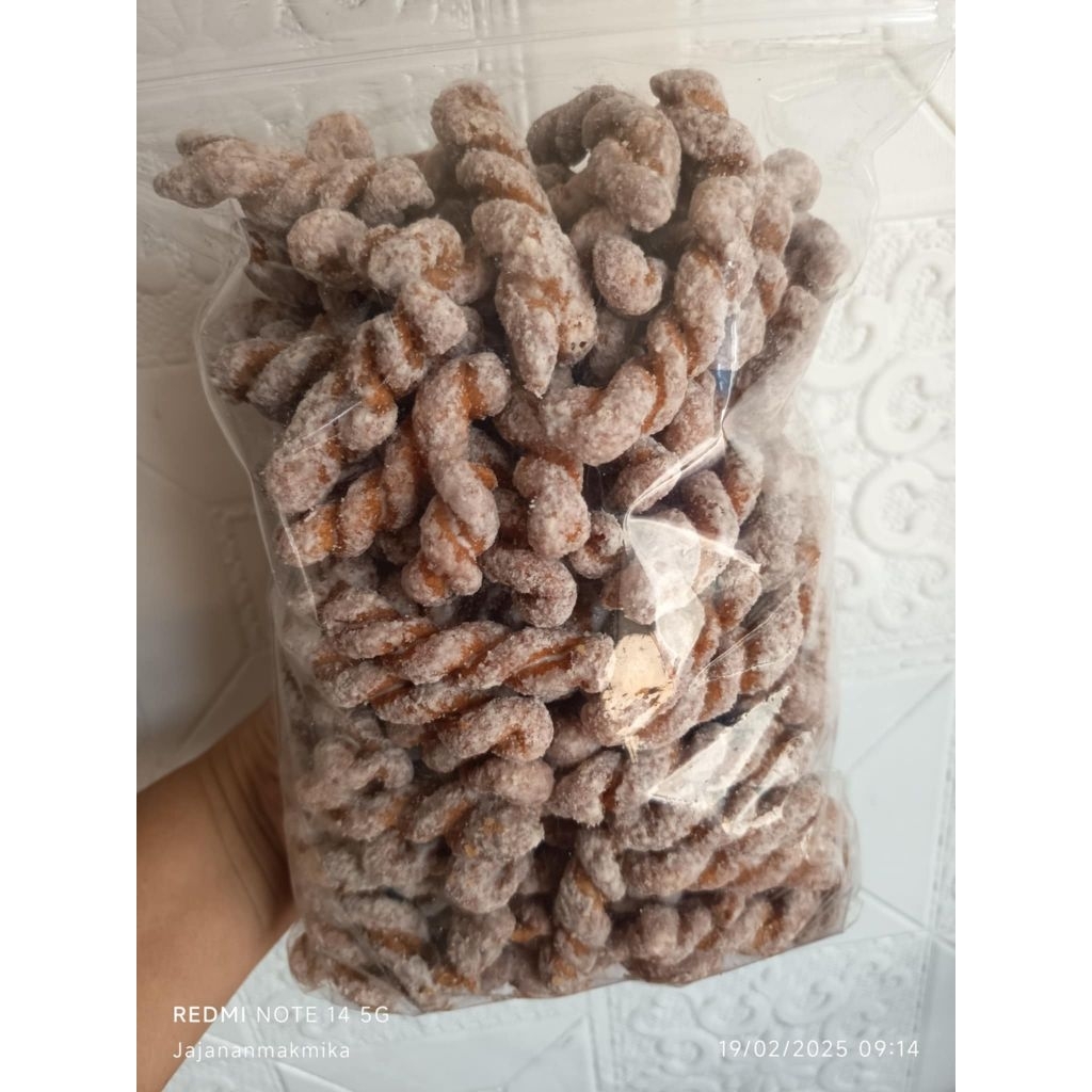 

READY MEDAN | HALAL| TAMBANG MANIS | UNTIR UNTIR MANIS KEMASAN 250 GR EANK, RAPUH DAN GARING