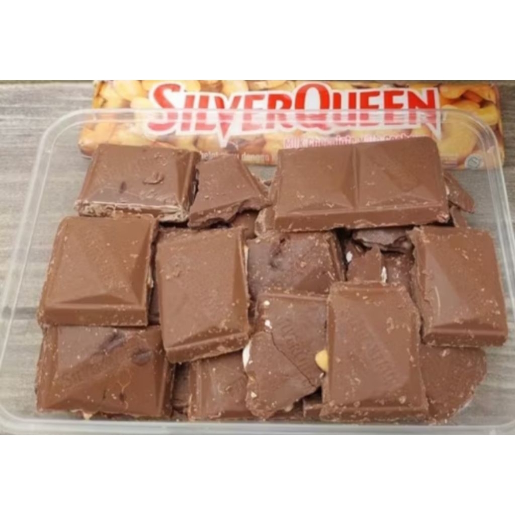 

patahan coklat Silverqueen 500 gram