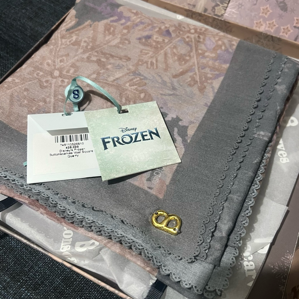 Buttonscarves Frozen Quarry Preloved