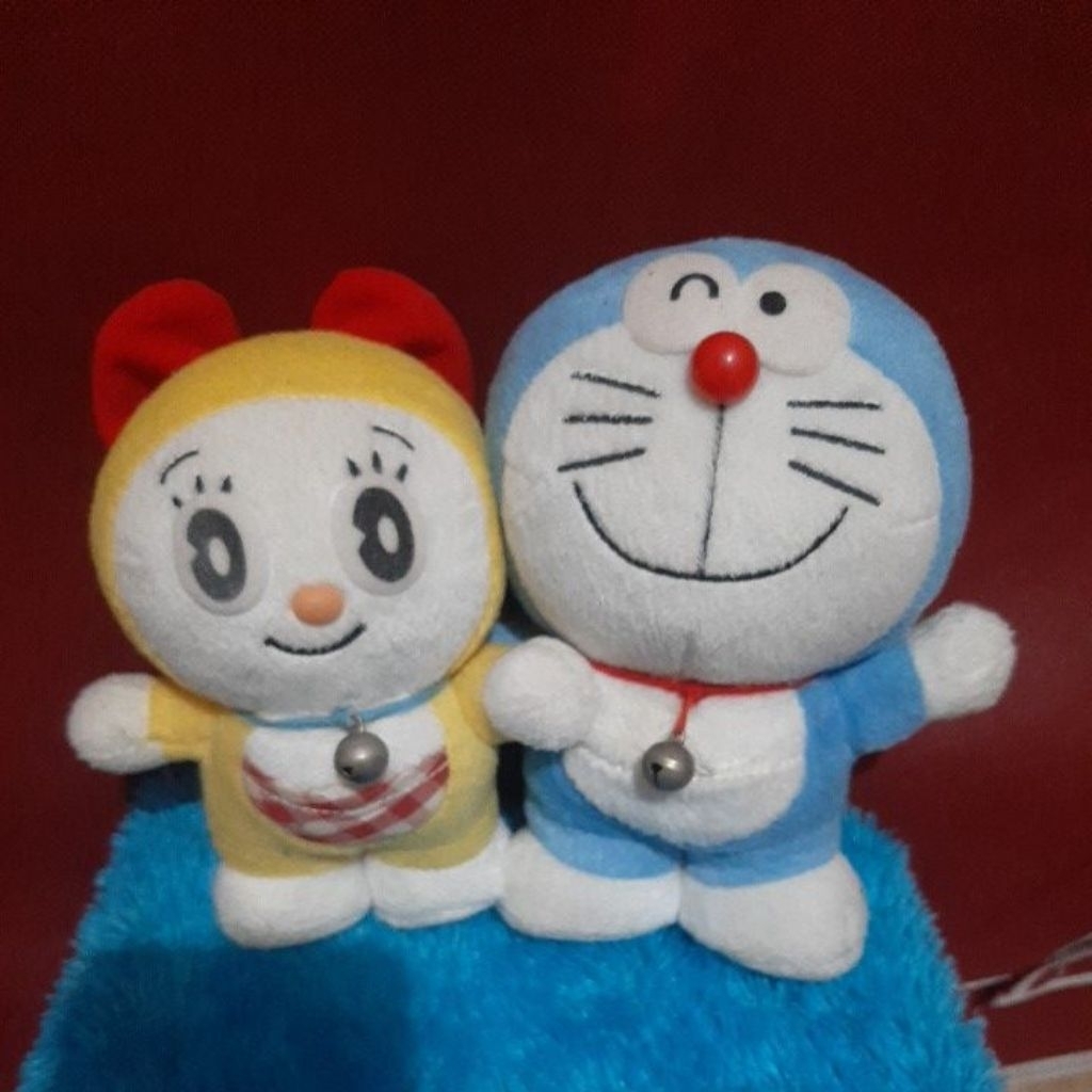 boneka doraemon dorami