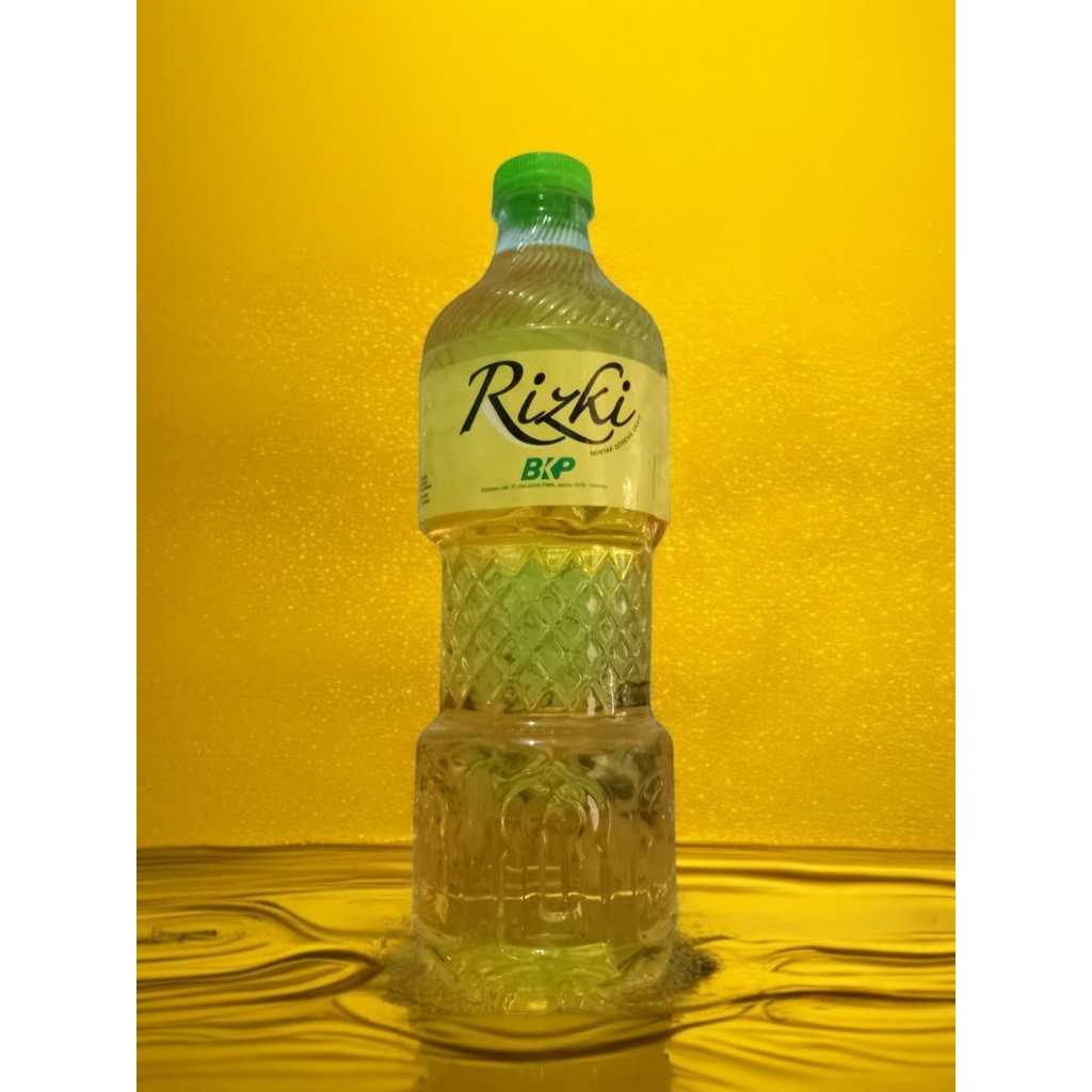 

MINYAK PREMIUM RIZKI 900 ML