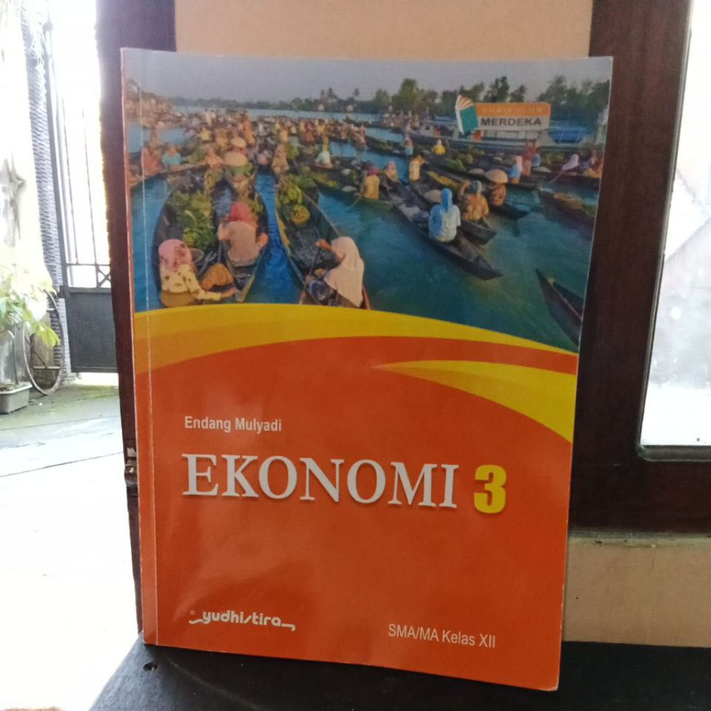 ekonomi kelas 12